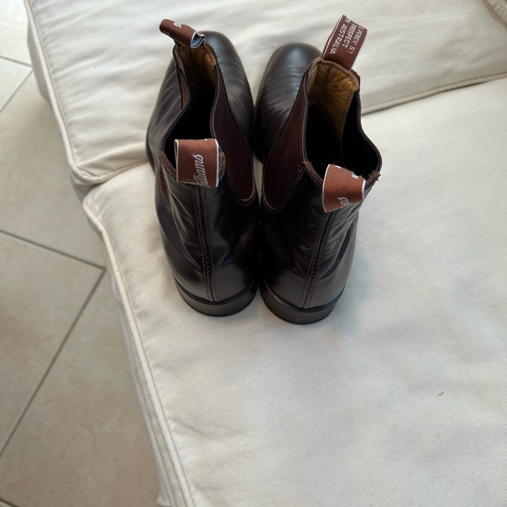 R M Williams Chelsea boots in very good used condition. 10.5 G (medium width)